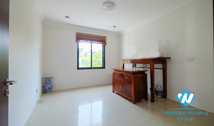  Modern and well renovated 4-bedrooms house in the quiet T block Ciputra